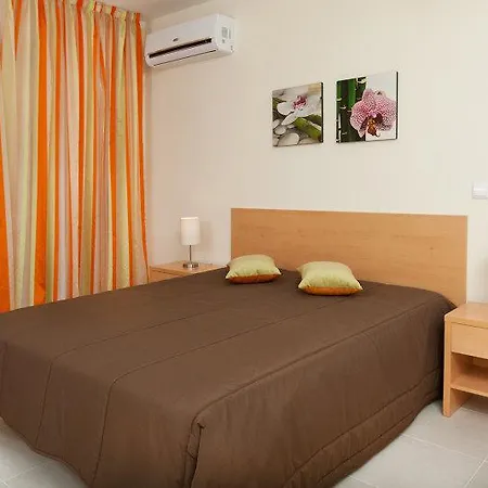 Apartahotel Urban Flamingo
