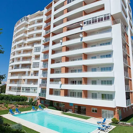 Urban Flamingo Aparthotel