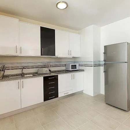 Urban Flamingo Портиман